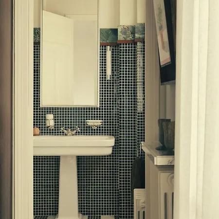 Exquisite Designer Flat Pere Lachaise *